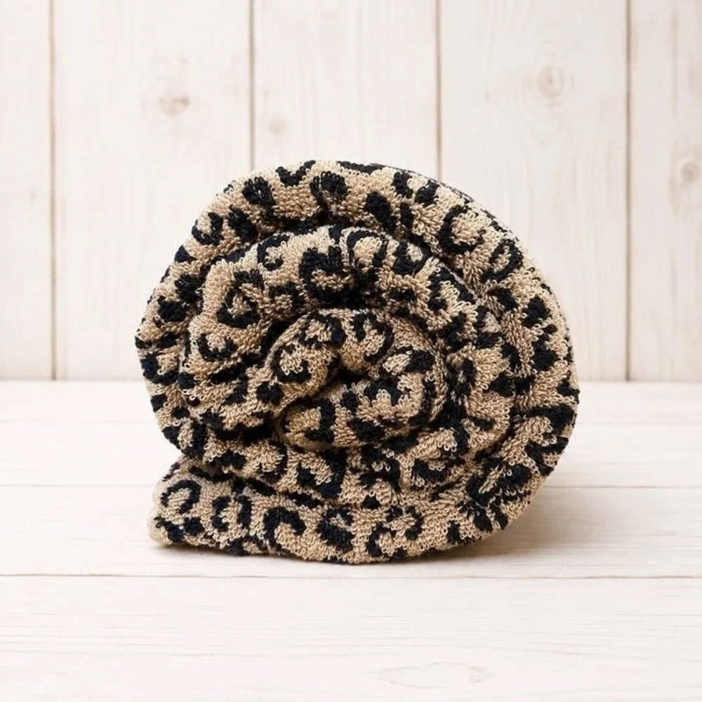 Rachel Zoe Classic Leopard Reversible Beach Towel 100% COTTON NWT Safari Animal